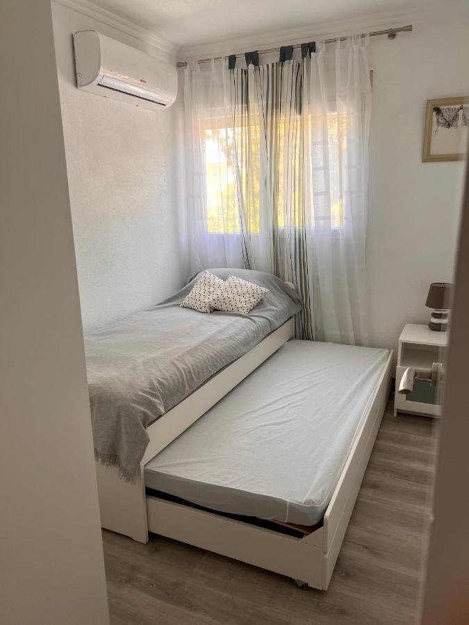 Orihuela Costa 3 Bdr Condo On La Zenia Beach With Patio Luaran gambar